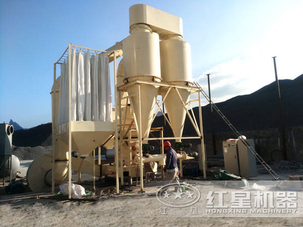 高岭土磨粉机现场图 高岭土磨粉机现场图