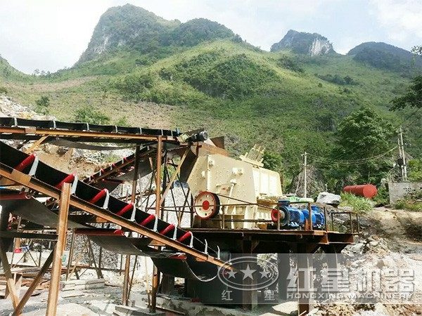 津巴布鹅卵石碎石生产线现场 津巴布鹅卵石碎石生产线现场