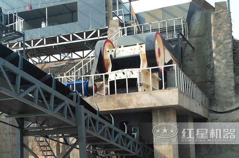 花岗岩破碎生产线:一段颚破机 花岗岩破碎生产线:一段颚破机