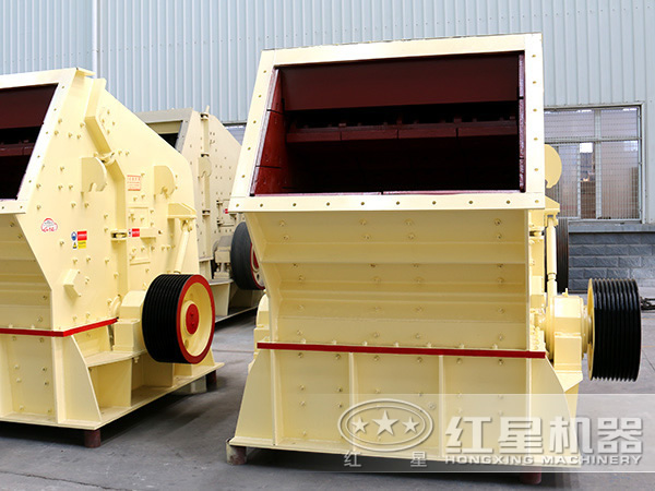 420tph砸石机:反击破 420tph砸石机:反击破