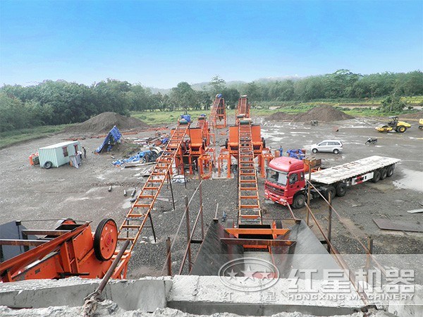 鹅卵石制砂/沙生产线现场 鹅卵石制砂/沙生产线现场