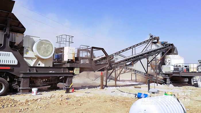 车载流动磕石子机两台联机作业 车载流动磕石子机两台联机作业