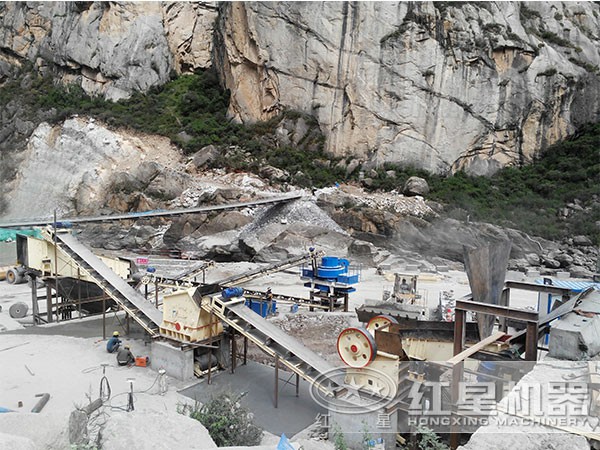绿色环保的时产300吨的青石打砂机现场 绿色环保的时产300吨的青石打砂机现场