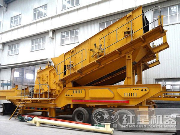 山皮土移动式破碎设备:配反击破 山皮土移动式破碎设备:配反击破