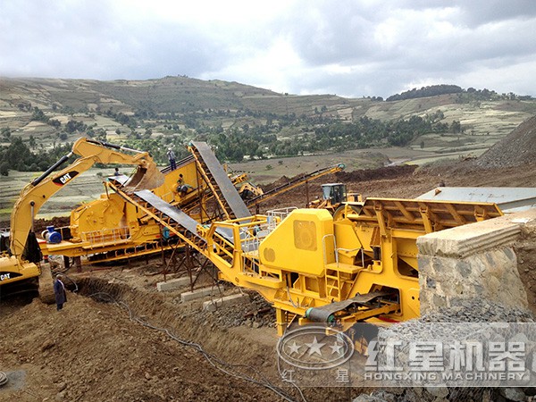 占地小、灵活转场的轮胎式移动破碎车 占地小、灵活转场的轮胎式移动破碎车