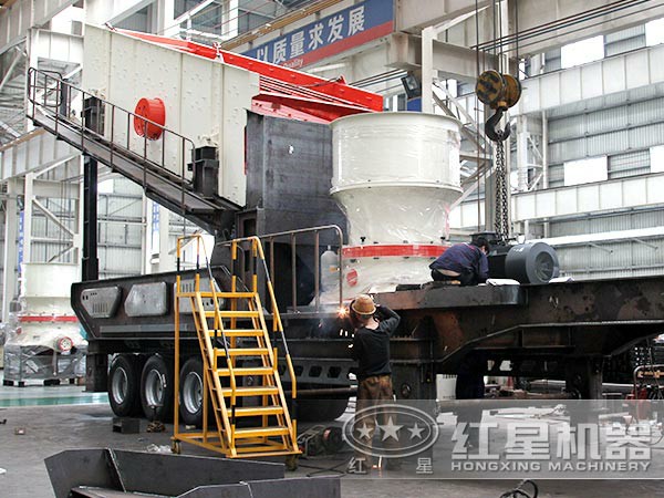 轮胎式移动破碎车:配圆锥破 轮胎式移动破碎车:配圆锥破