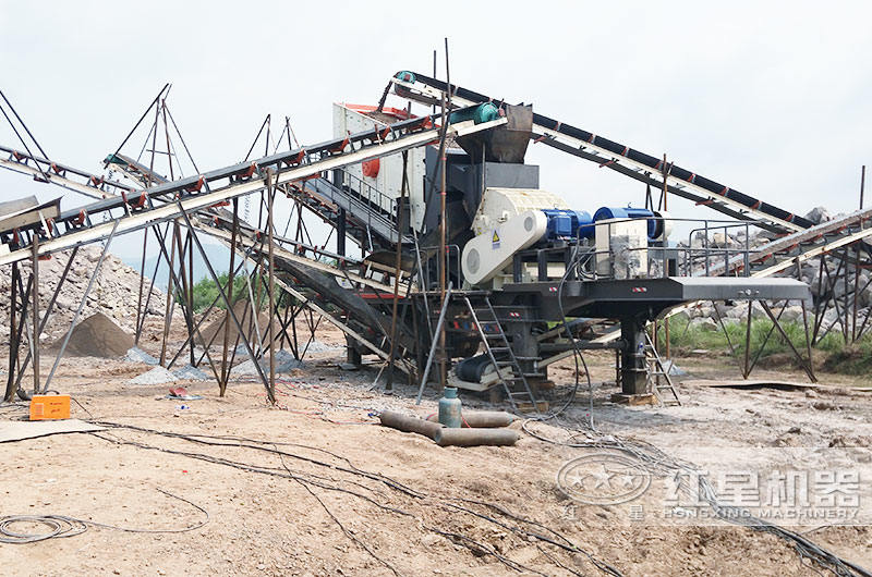 移动碎石机工作现场灵活移动 移动碎石机工作现场灵活移动