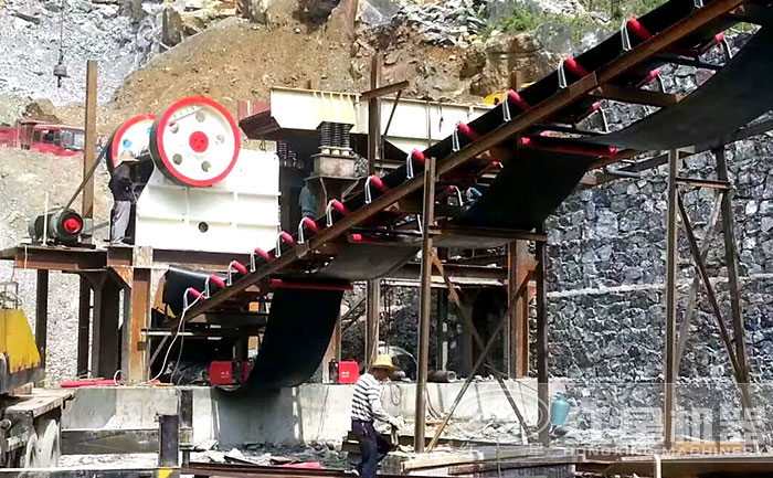 江西时产500吨石灰岩粗碎现场 江西时产500吨石灰岩粗碎现场