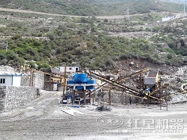 江西某石灰岩制砂现场 江西某石灰岩制砂现场