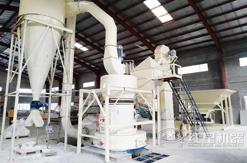 江苏萤石磨粉加工现场 江苏萤石磨粉加工现场