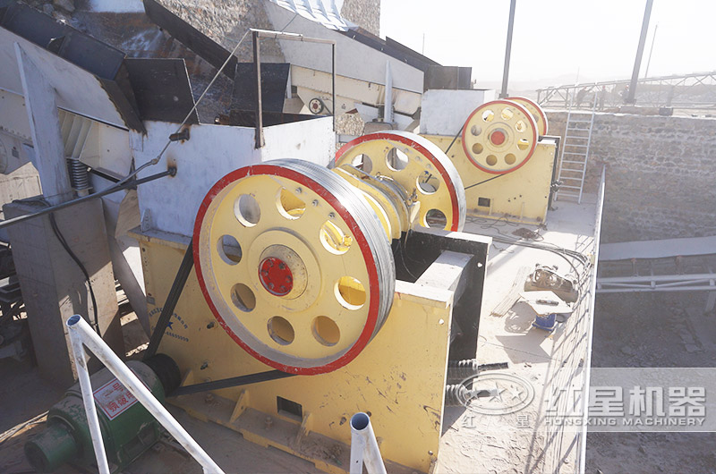 时产300-500t石英砂制砂现场 时产300-500t石英砂制砂现场