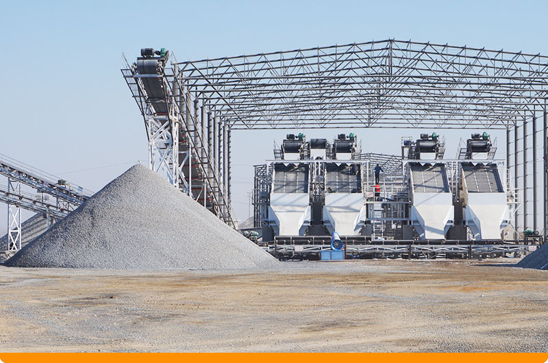 河北某石灰石破碎现场:成品砂 河北某石灰石破碎现场:成品砂