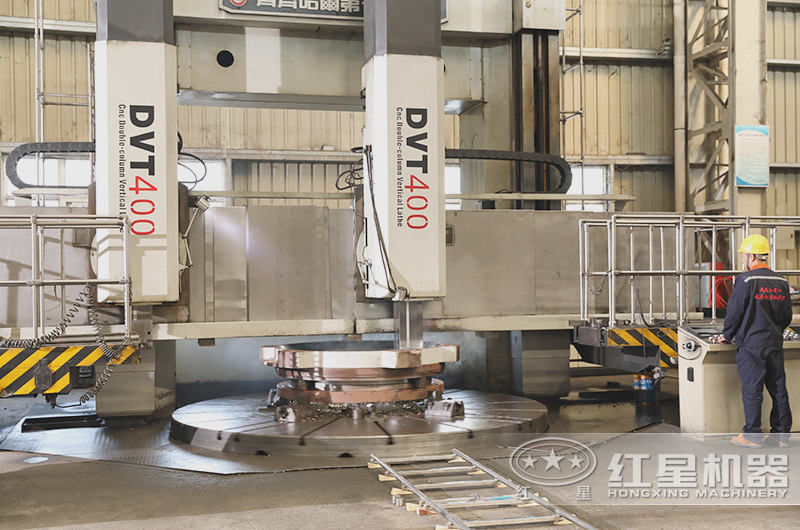 RAYBET雷竞技入口履带式移动石子破碎机大型化厂房