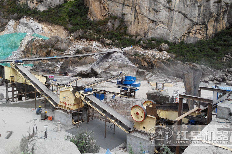 山东烟台时产300-400吨青石破碎、制砂生产线