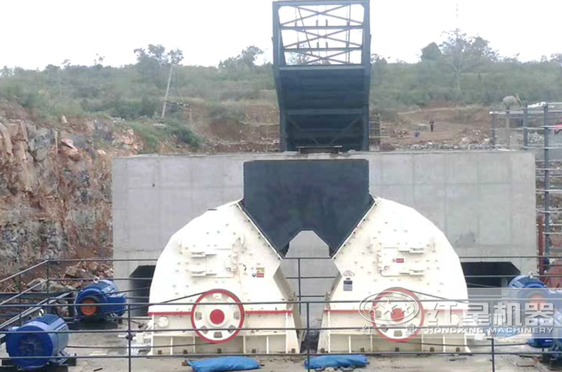 环保炉渣破碎作业现场 环保炉渣破碎作业现场