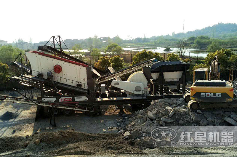 浙江移动重锤式破碎机生产现场 浙江移动重锤式破碎机生产现场
