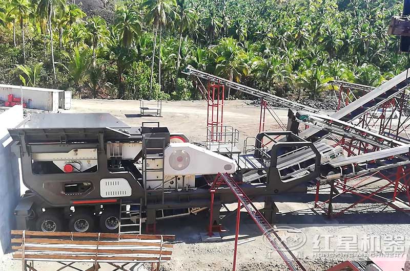 流动式石子粉碎机作业现场图 流动式石子粉碎机作业现场图