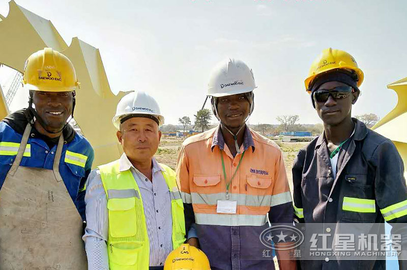 售后人员上门为赞比亚客户提供服务 售后人员上门为赞比亚客户提供服务