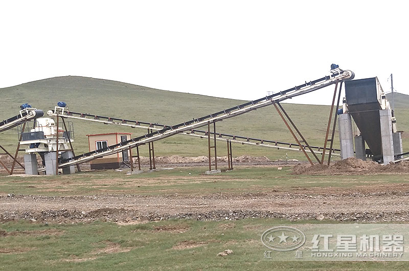 石灰岩制砂机作业现场图 石灰岩制砂机作业现场图