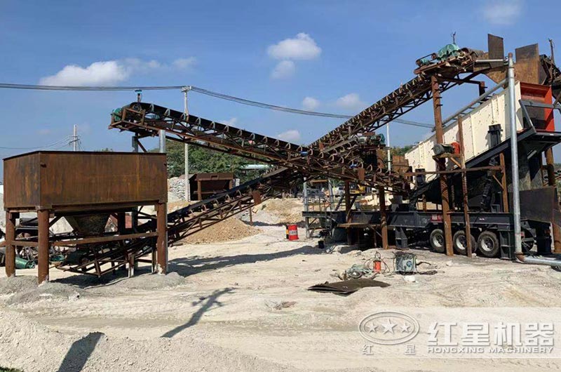 鹅卵石一体式车载制沙机作业现场 鹅卵石一体式车载制沙机作业现场