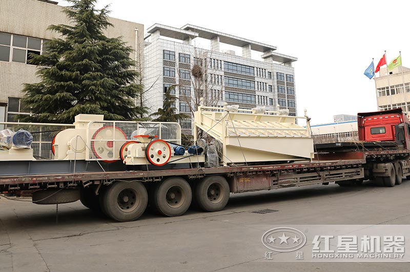 小型对辊制砂机发往陕西 小型对辊制砂机发往陕西