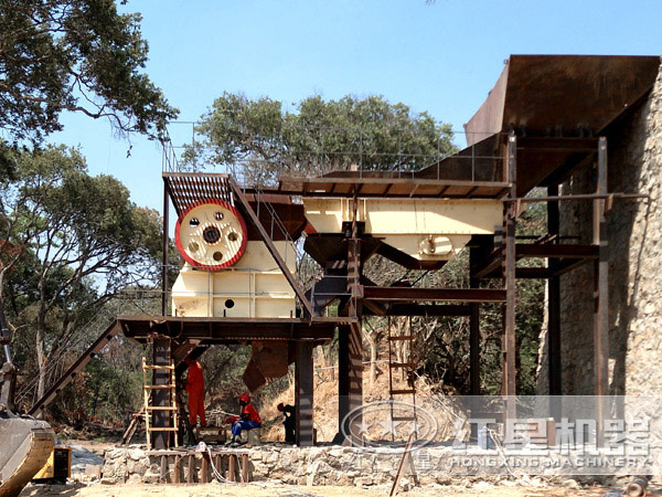 PE颚式破碎机作业现场图 PE颚式破碎机作业现场图