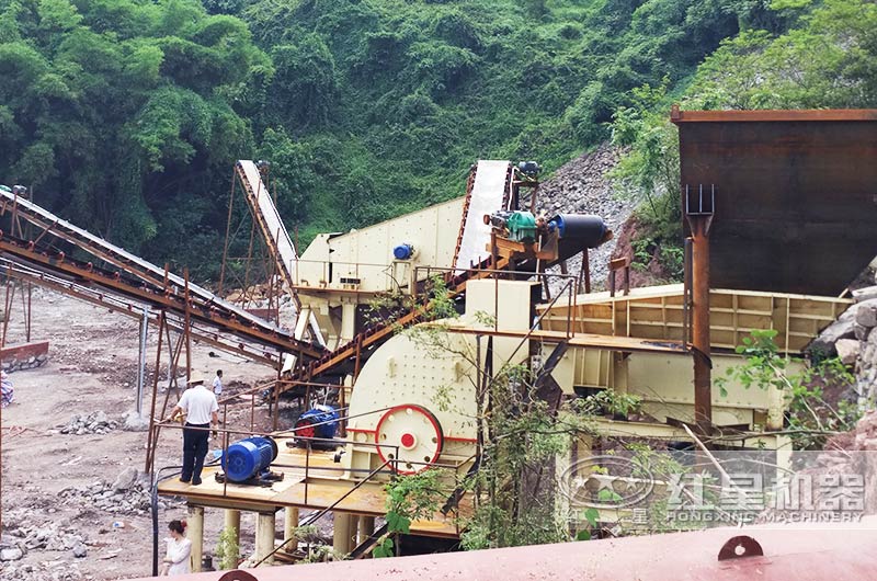 重锤式矿山破碎机工作现场图片 重锤式矿山破碎机工作现场图片