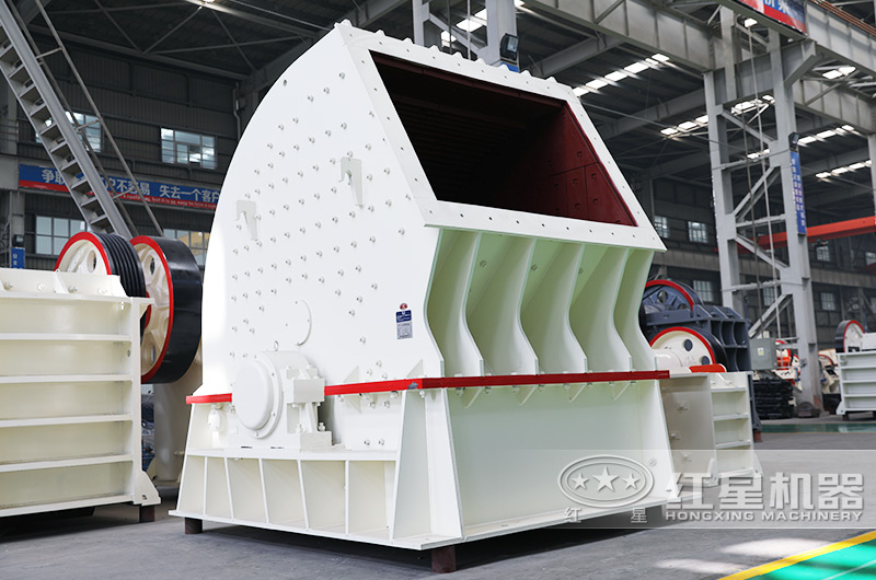 重锤式破碎机实拍,一次成型减少成本40% 重锤式破碎机实拍,一次成型减少成本40%