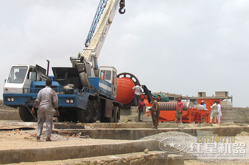 河北宣化铁矿磁选生产线安装现场图 河北宣化铁矿磁选生产线安装现场图