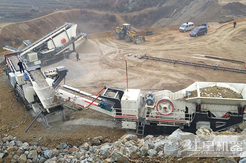 履带式移动建筑垃圾粉碎机作业现场图 履带式移动建筑垃圾粉碎机作业现场图