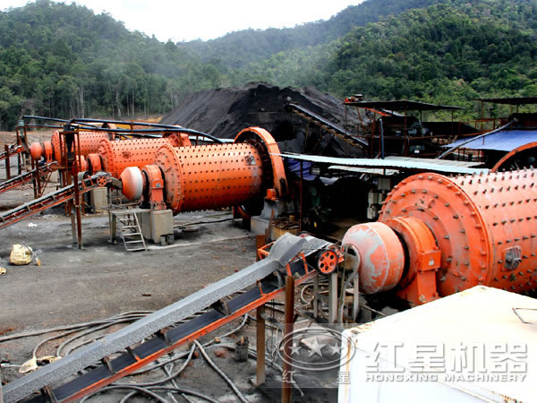 粉煤灰球磨机作业现场图片 粉煤灰球磨机作业现场图片