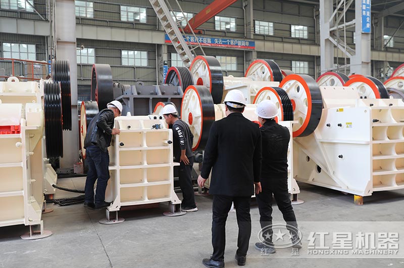 客户到厂实地参观设备车间 客户到厂实地参观设备车间