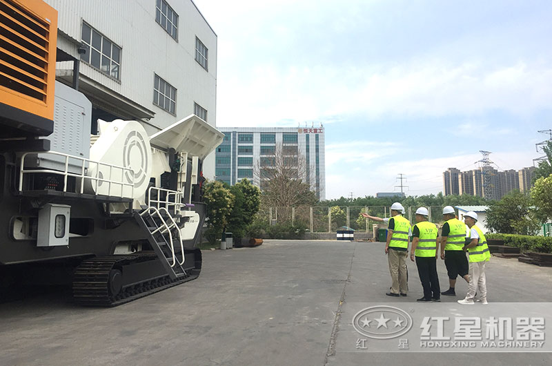 客户来厂,经理陪同参观考察 客户来厂,经理陪同参观考察