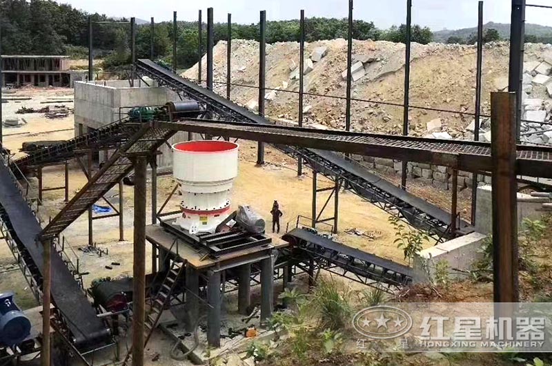 铁矿石破碎机工作现场图片 铁矿石破碎机工作现场图片