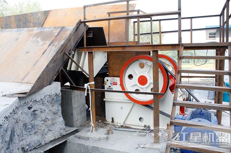 颚式破碎机工作现场图片 颚式破碎机工作现场图片