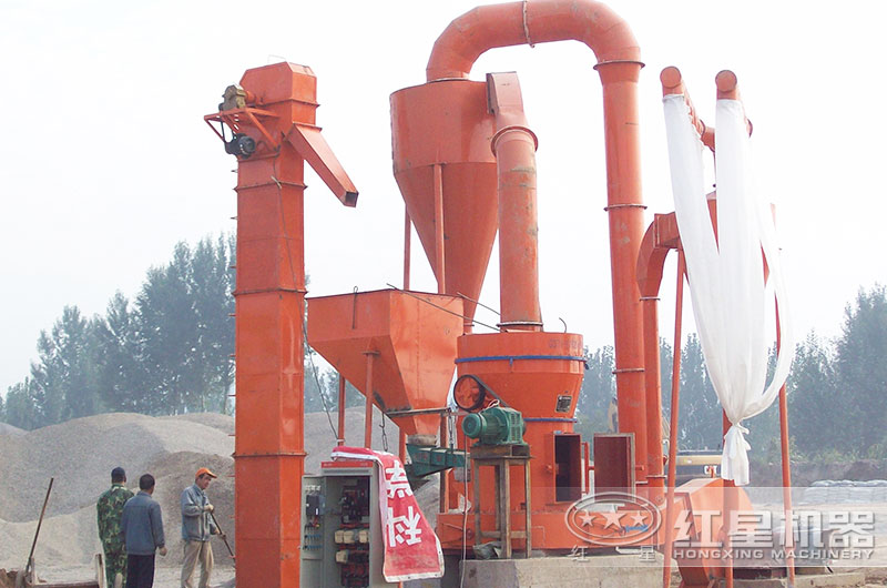 雷蒙磨粉机工作现场图片 雷蒙磨粉机工作现场图片