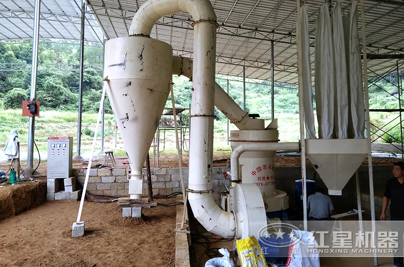 铝矾土微粉磨粉机生产现场图片 铝矾土微粉磨粉机生产现场图片