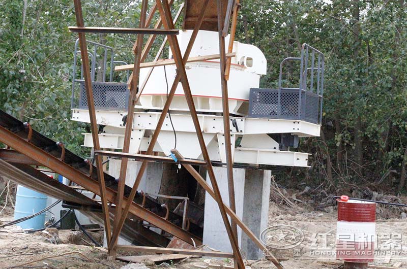 冲击式破碎机工作现场图片 冲击式破碎机工作现场图片