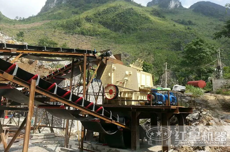 反击式破碎机生产现场图片 反击式破碎机生产现场图片