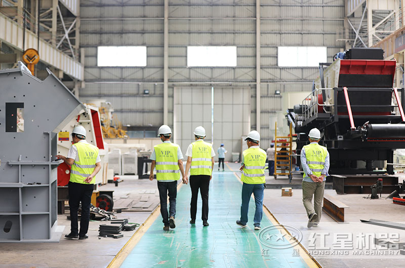 客户到设备制造车间参观 客户到设备制造车间参观