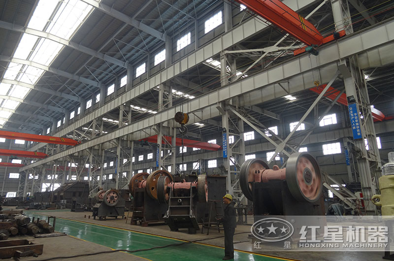 RAYBET雷竞技入口颚式破碎机生产车间 RAYBET雷竞技入口颚式破碎机生产车间