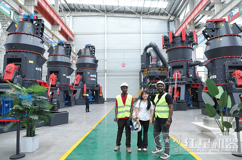 多款类型超细磨粉机生产车间 多款类型超细磨粉机生产车间