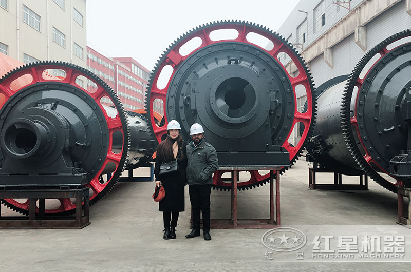 客户来厂参观棒磨制砂机设备 客户来厂参观棒磨制砂机设备