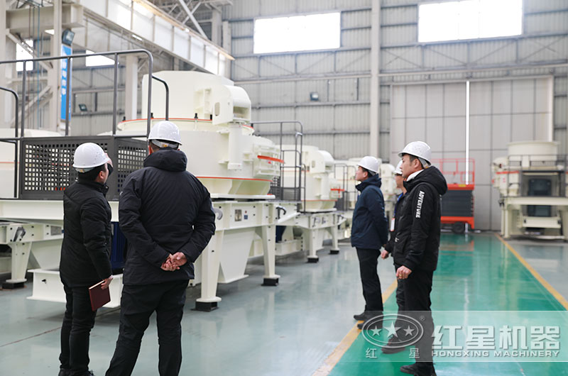 客户来厂参观考察碎石加工设备 客户来厂参观考察碎石加工设备