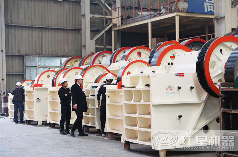 客户来厂参观考察鄂破机 客户来厂参观考察鄂破机