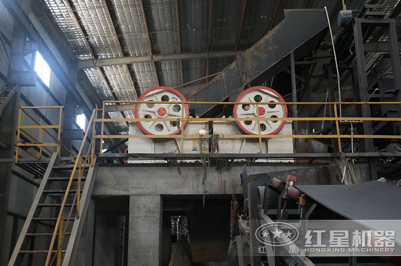 细鄂破机作业现场 细鄂破机作业现场