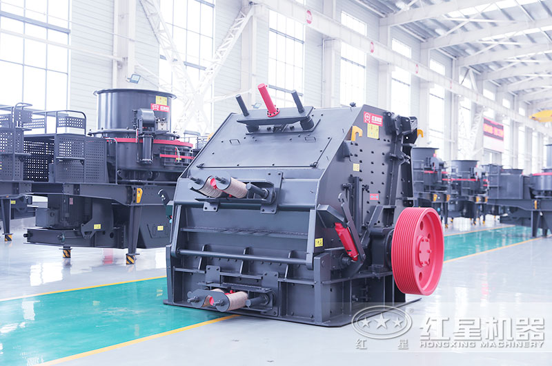 新型反击破碎机侧面展示 新型反击破碎机侧面展示