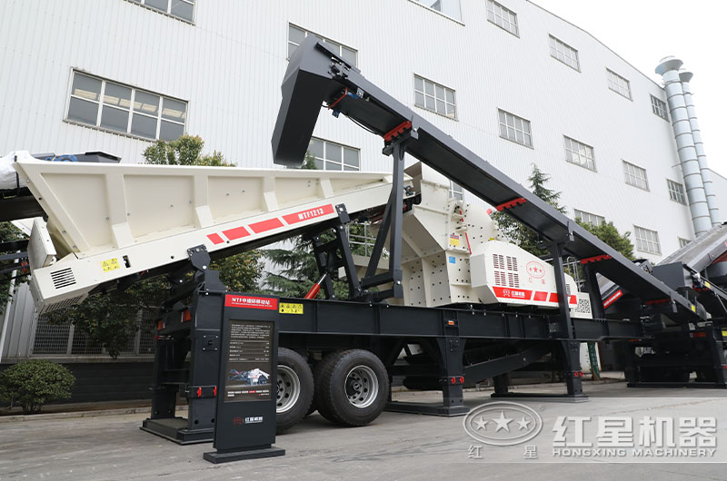 大型反击式移动石子破碎机 大型反击式移动石子破碎机