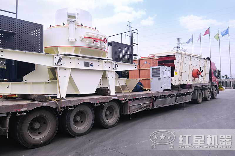 RAYBET雷竞技入口成套煤炭粉碎设备装车发货现场 RAYBET雷竞技入口成套煤炭粉碎设备装车发货现场