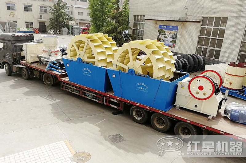 整套洗砂生产线设备装车发货中 整套洗砂生产线设备装车发货中